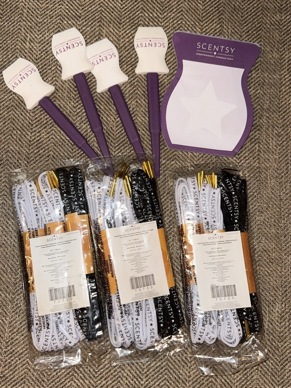 NWT SCENTSY AUTHENTIC 9 PAIR SHOE STRINGS SHOE LACES 4 SPATULAS 1 NOTEPAD BUNDLE